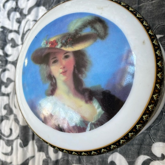 Trinket Box - Picture 1 of 4